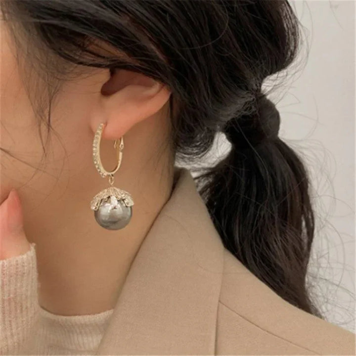 Refined Pearl Earrings - Elisette-Taupe-The Livary