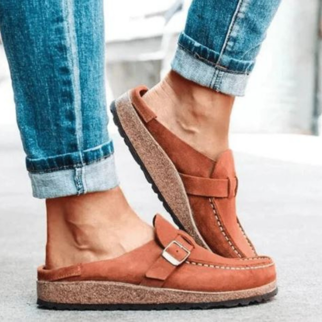Sustainable comfort clogs in a retro style – Noelia-Brown-3-The Livary