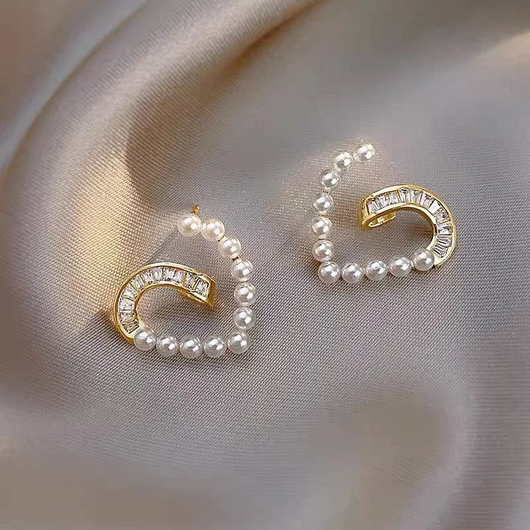 Heart-shaped Earrings with Pearls and Zirconia - Ameline-The Livary