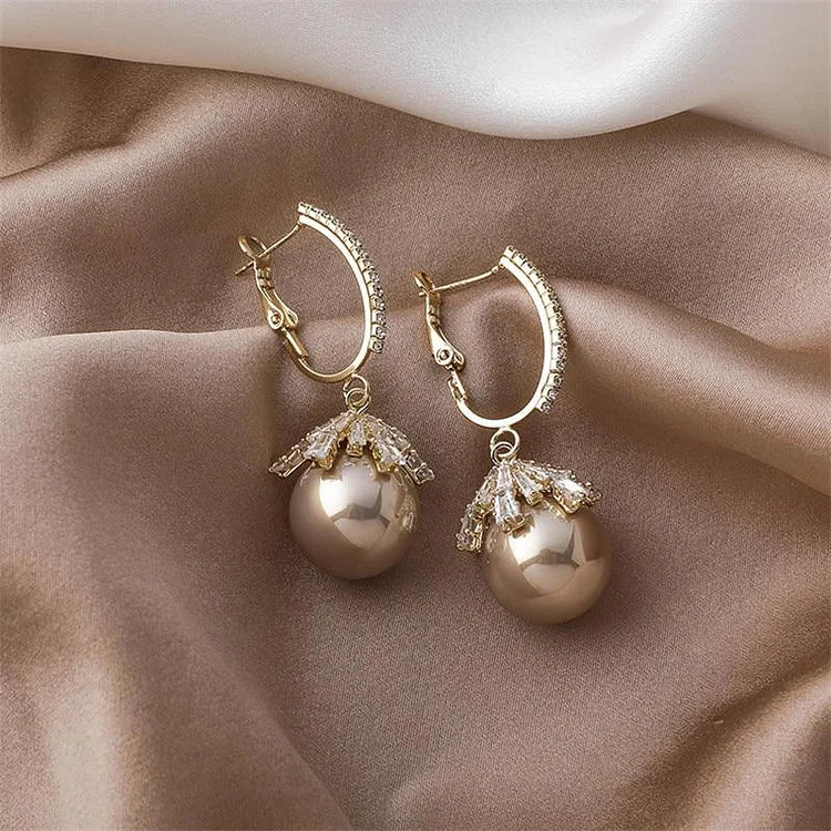 Refined Pearl Earrings - Elisette-Taupe-The Livary