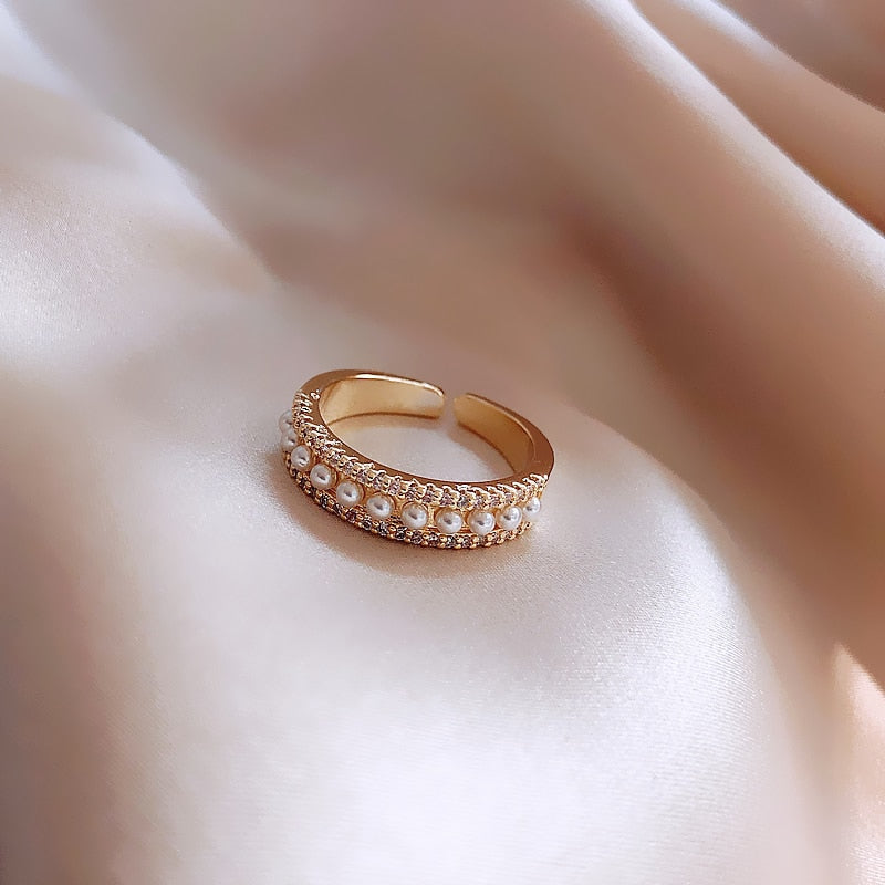 Luxurious Gold Ring with Pearl - Martina-The Livary