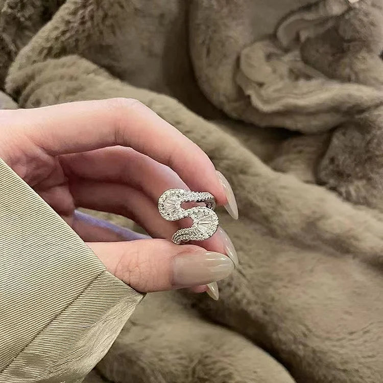 S-Shaped Silver Zirconia Ring - Seraphine-The Livary