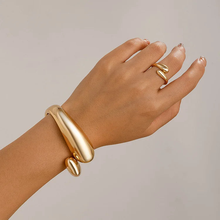 Shiny Cross Bracelet - Celina-Gold-The Livary