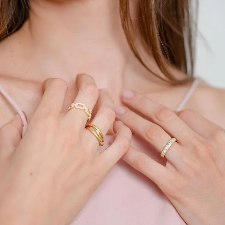 Gold Link Ring with Zirconia - Marina-The Livary