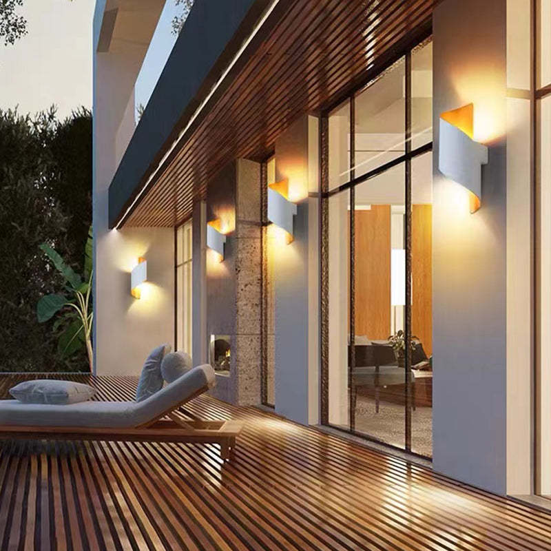 Modern Spiral LED Wall Light - TwistLight-Small-White-The Livary