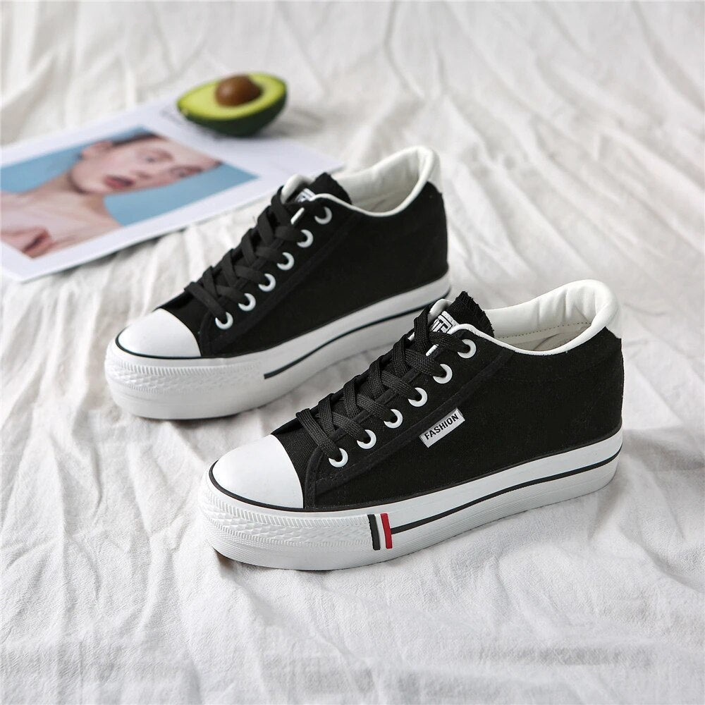 Stylish women's canvas sneakers with platform sole – Leonie-Black-3-The Livary