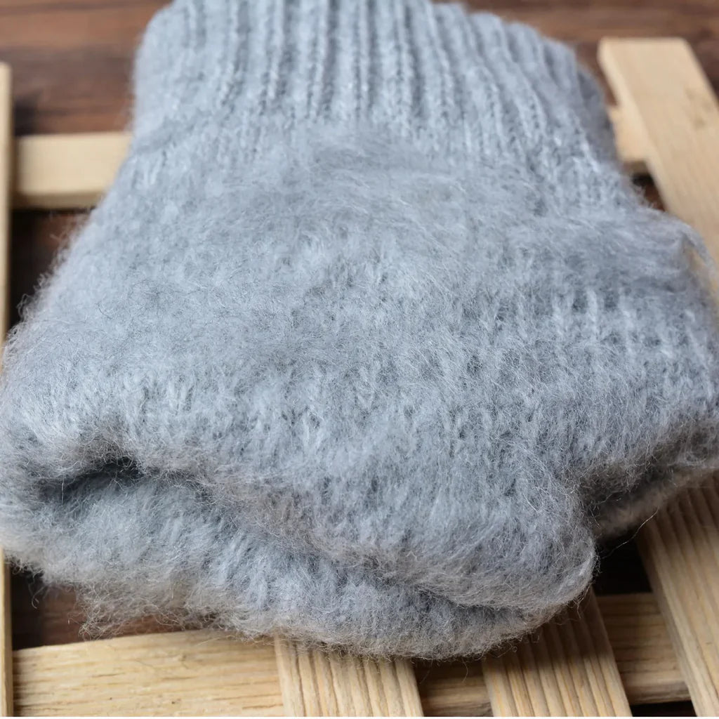 Knitted Touchscreen Gloves for Women - Amara-Black-The Livary