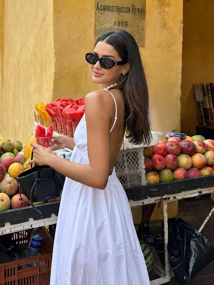 Maxi dress with deep V-neck and open back – Alessa-S-The Livary