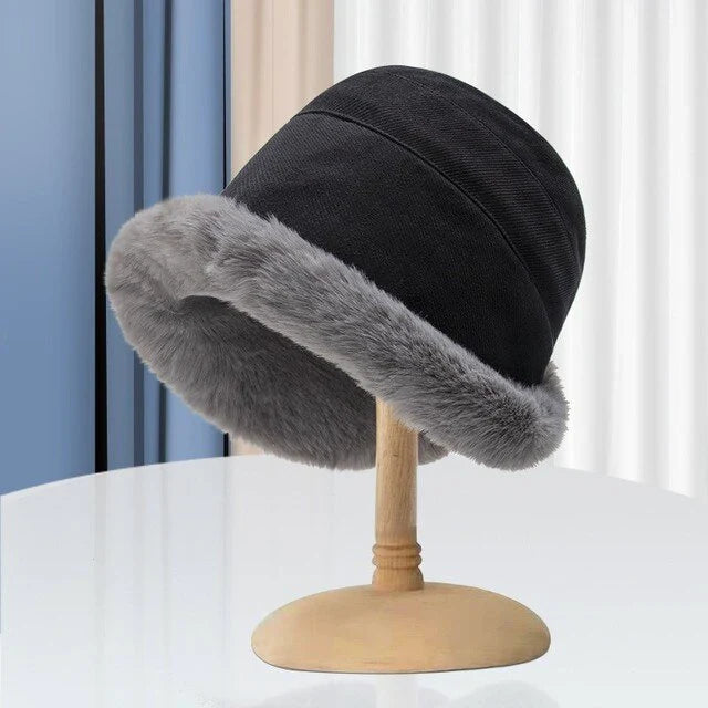 Trendy Women's Winter Hat - FrostChic