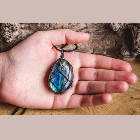 Mystical Labradorite Dragonheart Necklace - Aris-The Livary