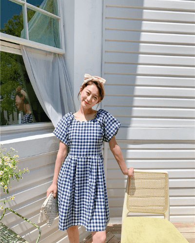 Fashionable women's dress with square neckline & puff sleeves - Selina-Green-The Livary