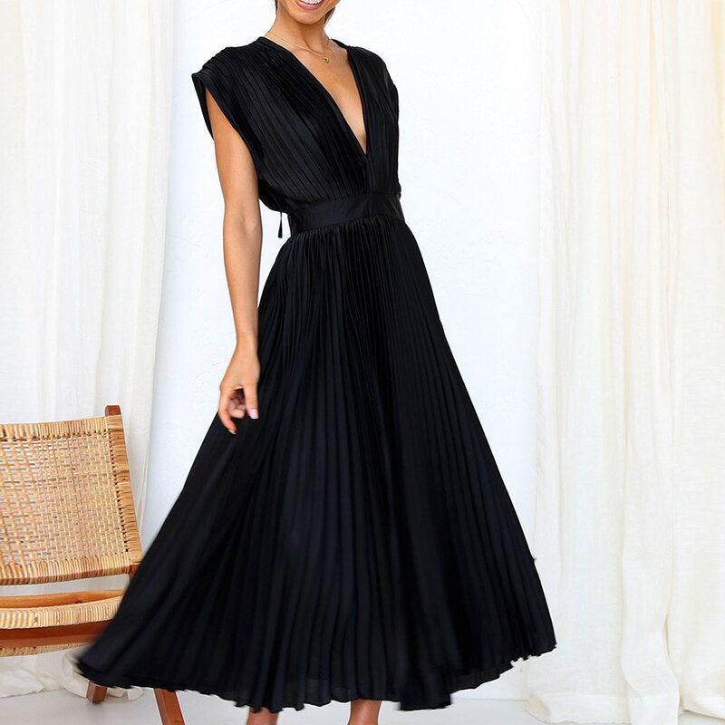 Flowing maxi dress with pleats and a V-neck – Noelle-Black-S-The Livary