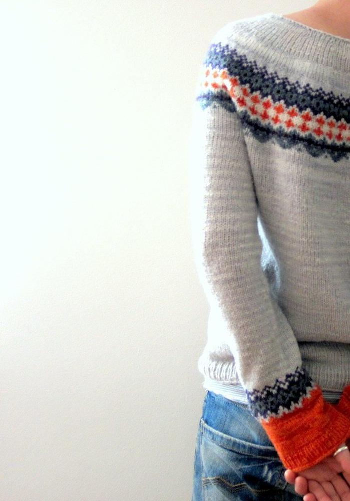 Scandinavian Trendy Sweater with Lively Pattern - NordicChic-S-The Livary