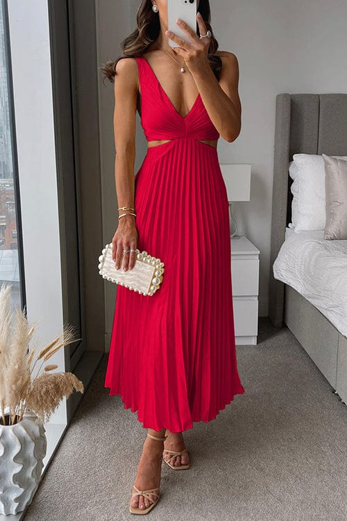 Elegant Pleated Dress with Figure-Flattering Fit – Emilie-Red-S-The Livary