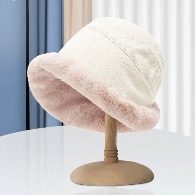 Trendy Women's Winter Hat - FrostChic