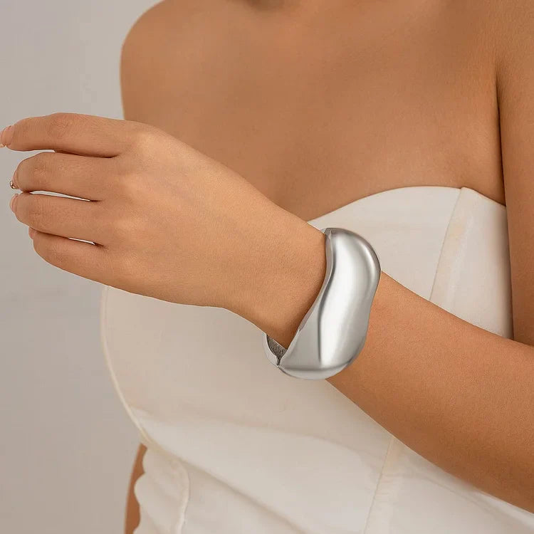 Shiny Cross Bracelet - Celina-Silver-The Livary