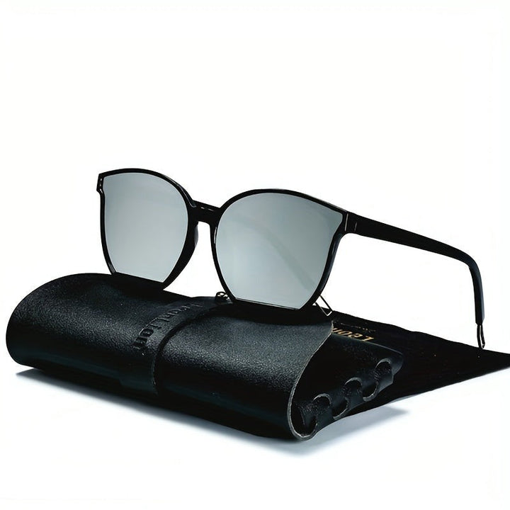 Fashionable women's sunglasses with UV protection – Livia-Clear black and white mercury-The Livary