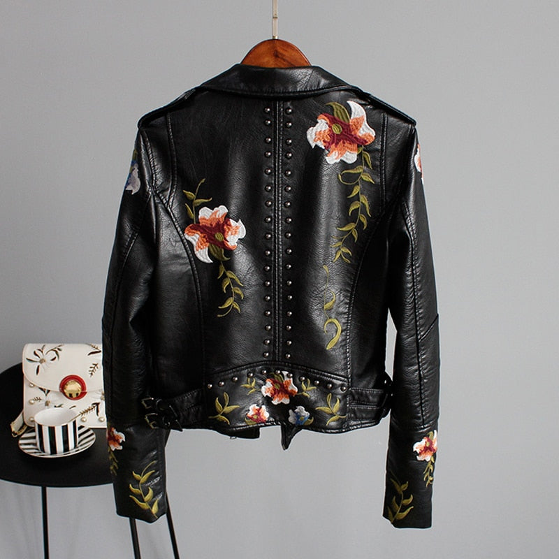 Short ladies' jacket made of faux leather with zip - Rona-White-S-The Livary