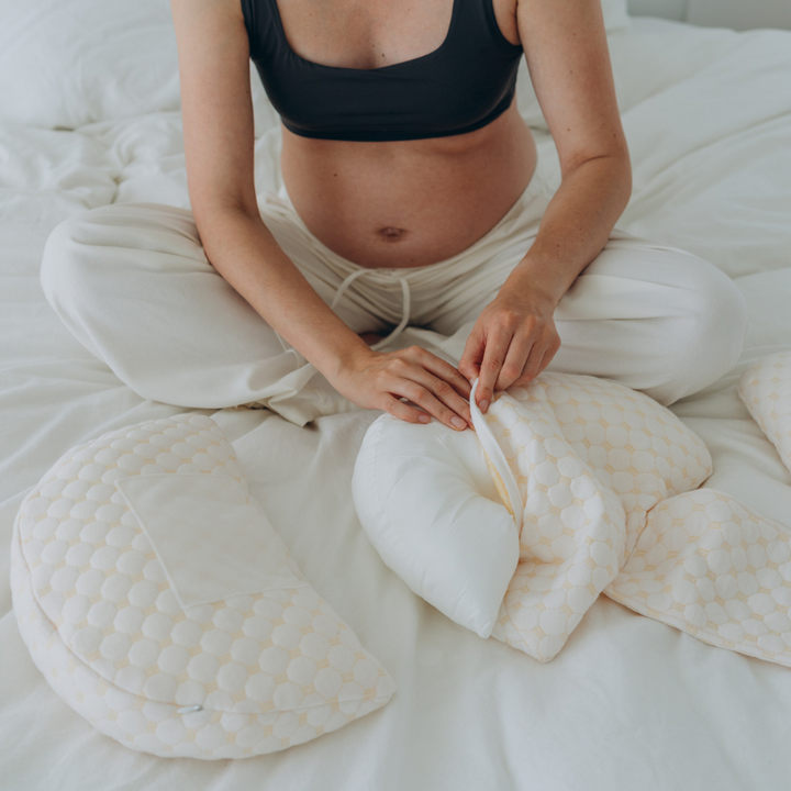 Pregnancy pillow - BumpNest-The Livary