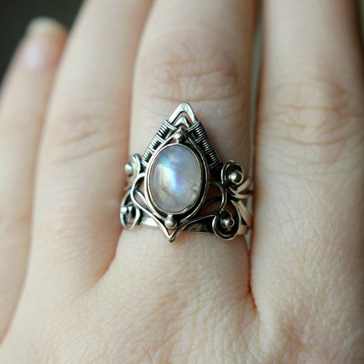 Stylish Vintage Moonstone Ring - Clara-2.01 in-The Livary