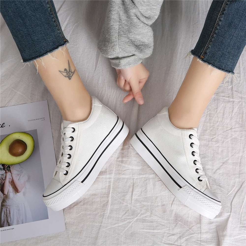 Stylish women's canvas sneakers with platform sole – Leonie-Dark blue-3-The Livary