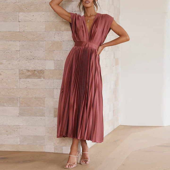 Flowing maxi dress with pleats and a V-neck – Noelle-Brick red-S-The Livary