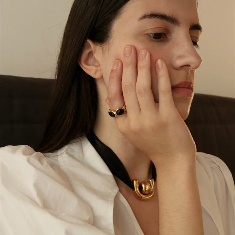 Gilded Onyx Ring - Celina-The Livary