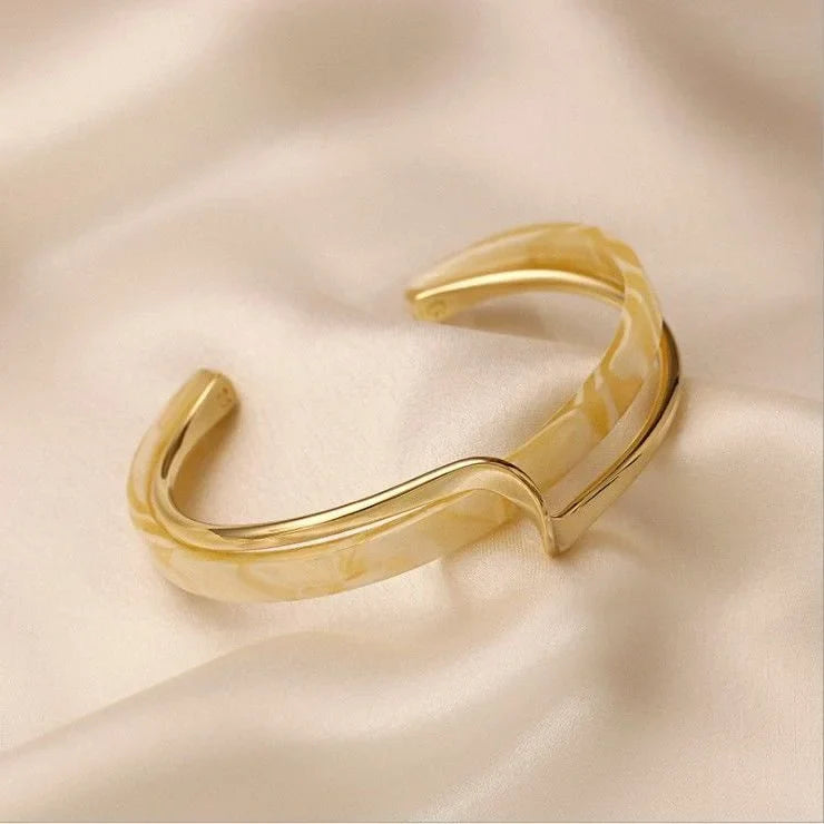 Mat Gold Infinity Bracelet - Elisa-The Livary