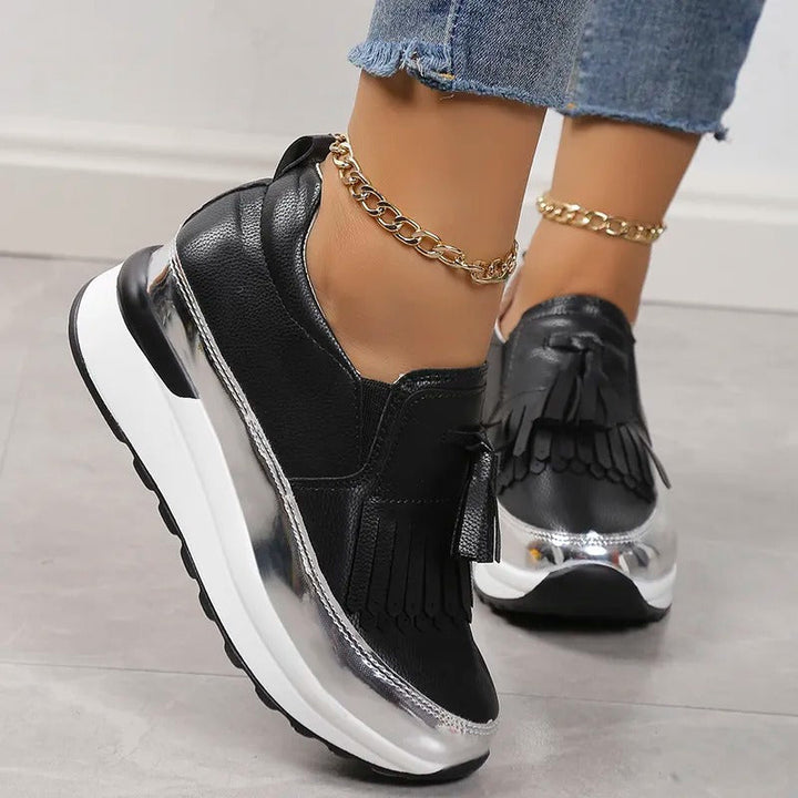 Breathable women's sneakers with timeless style – Isabella-Black-3-The Livary