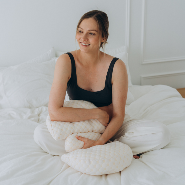 Pregnancy pillow - BumpNest-The Livary