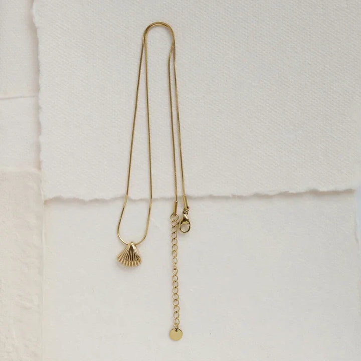 Golden Scallop Flower Necklace - Lilac-The Livary