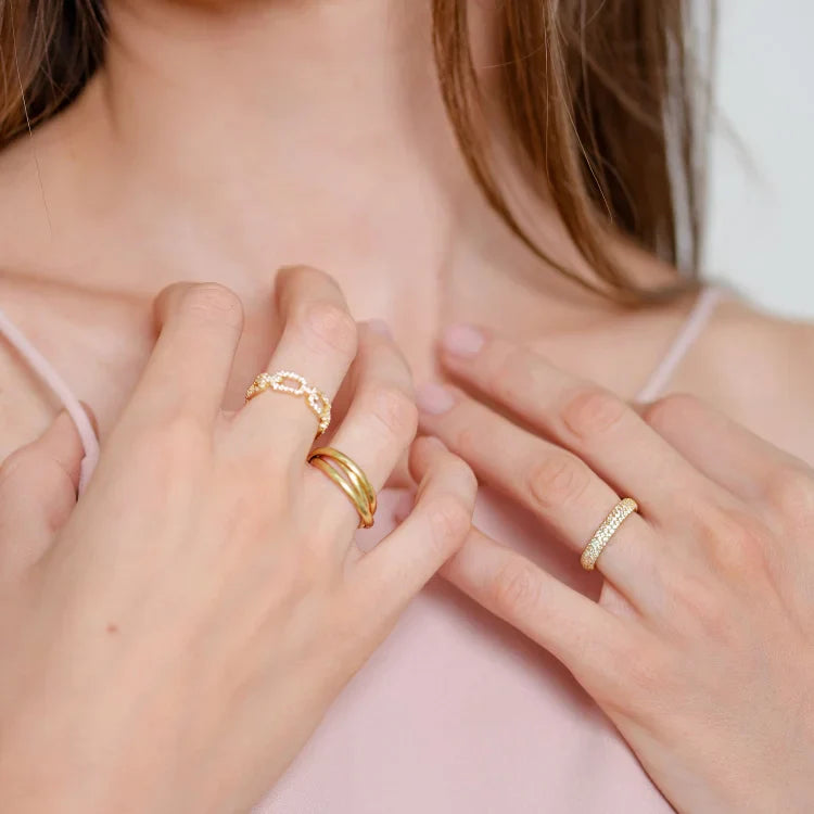 Gold Link Ring with Zirconia - Marina-The Livary