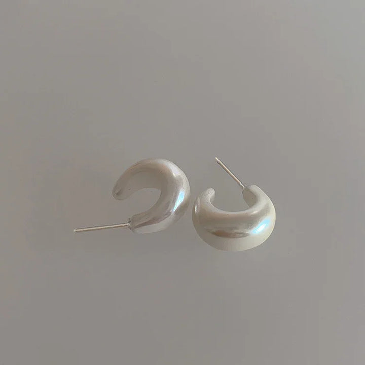 Minimalist Pearl C-shaped Earrings - Lunette-The Livary