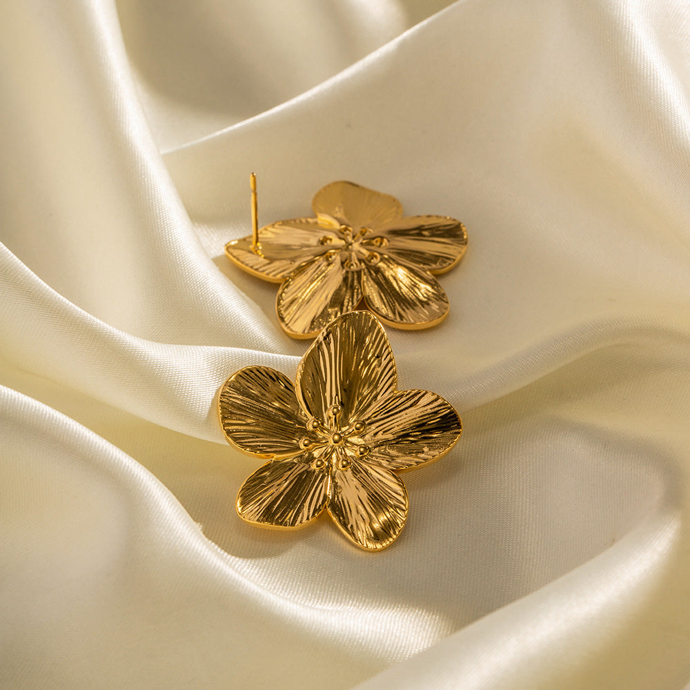 Flower-shaped Gold Earrings - Elara-The Livary