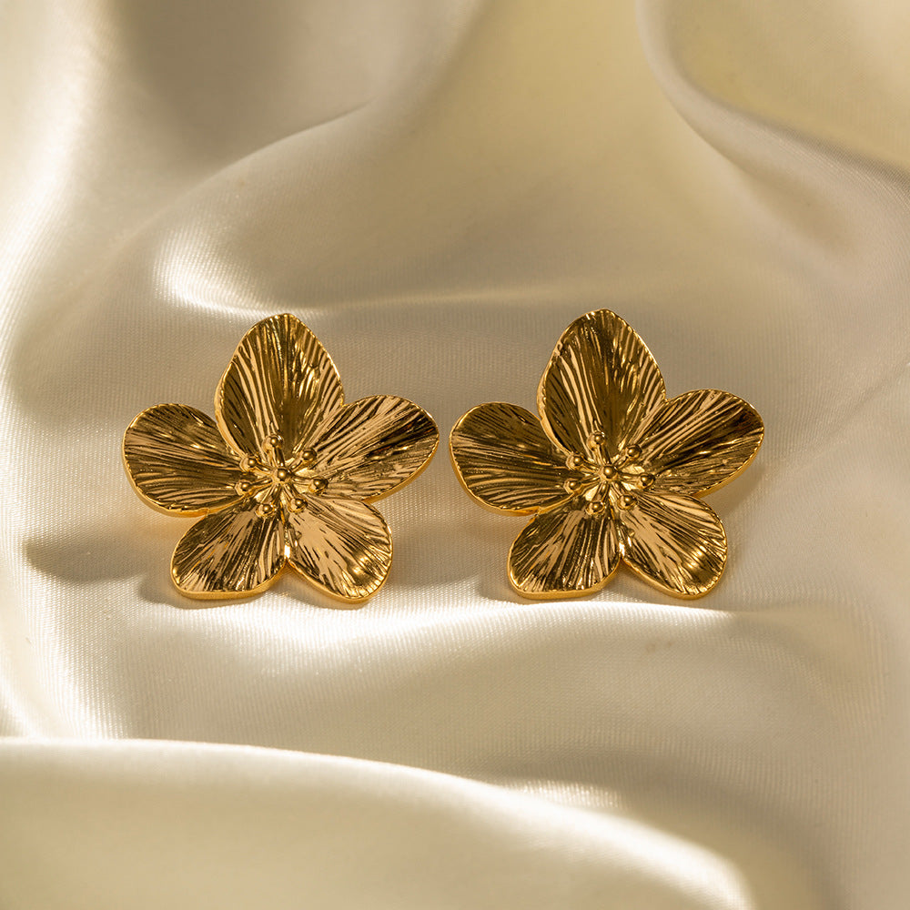 Flower-shaped Gold Earrings - Elara-The Livary