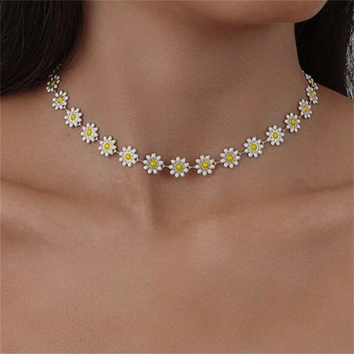Golden Daisy Chain - Marisol-The Livary