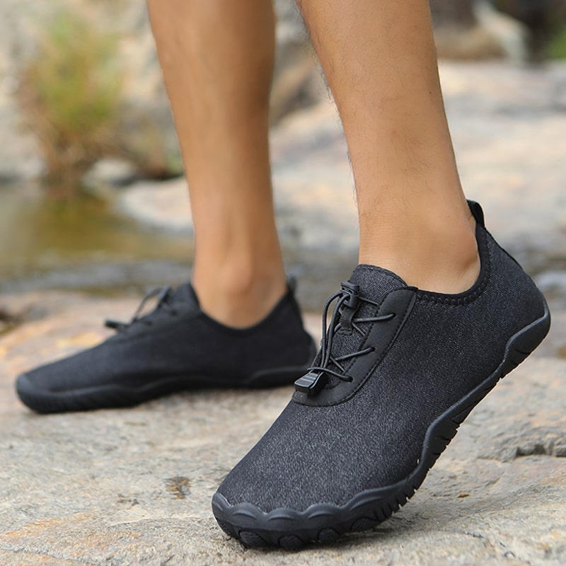 Barefoot sports shoes with non-slip sole – Leonis-Black-2.5-The Livary