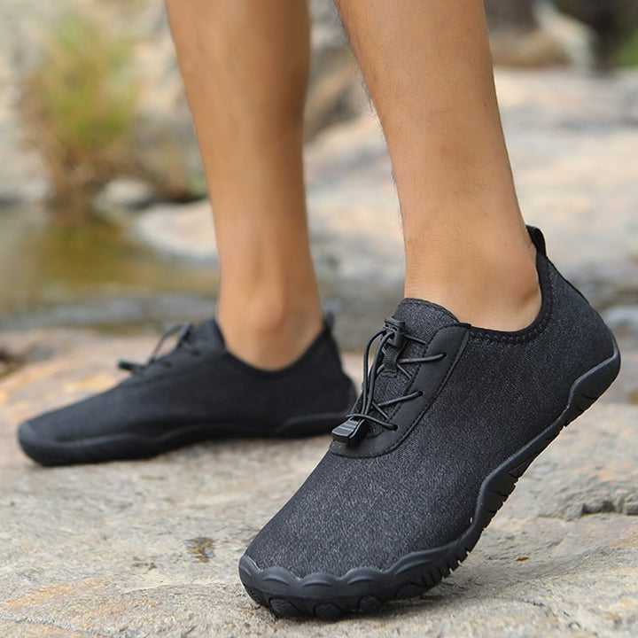 Barefoot sports shoes with non-slip sole – Leonis-Black-2.5-The Livary