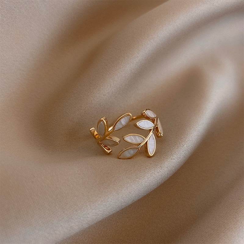 Golden Leaf Ring - Amarille-The Livary