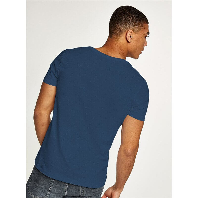 Casual & Figure-hugging Men's V-neck T-shirt – Jonas-Black-S-The Livary