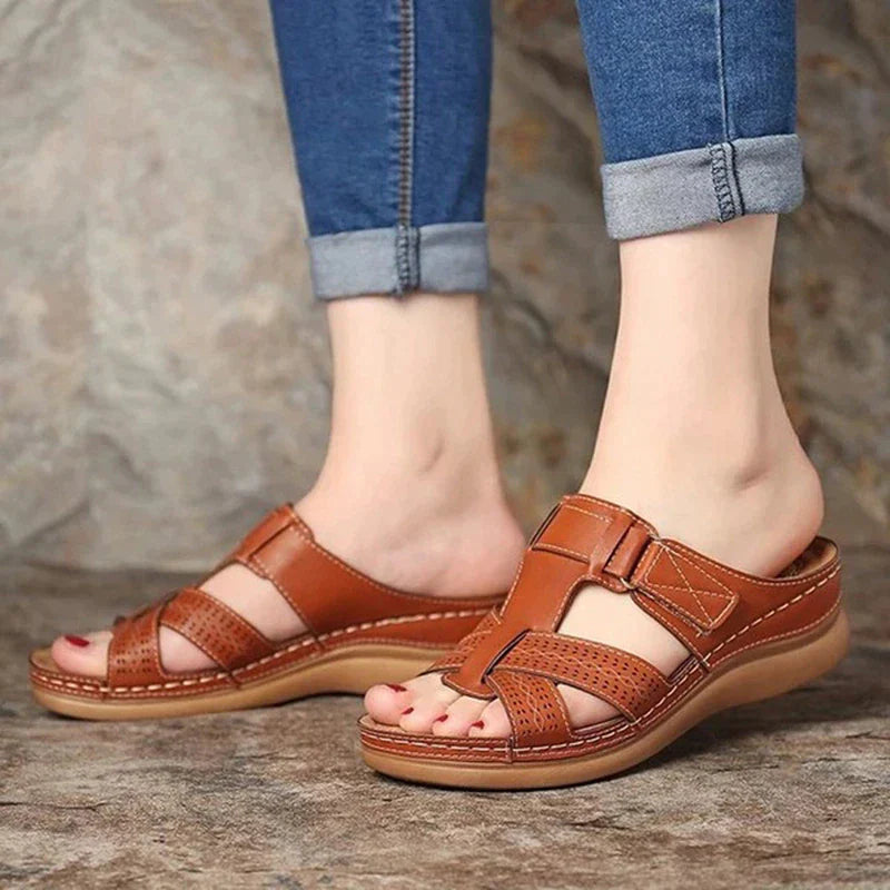 Breathable women's sandals for everyday wear with orthopedic comfort – Leila-Light brown-3-The Livary