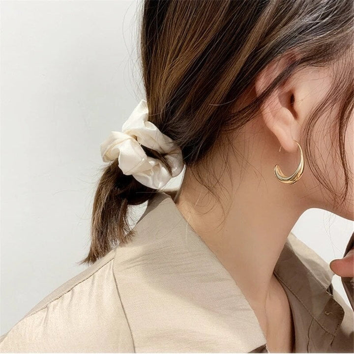 Stylish Luxury Earrings - Celeste-Gold-The Livary