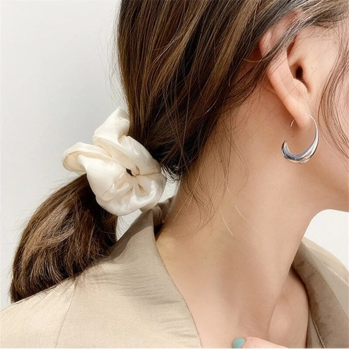 Stylish Luxury Earrings - Celeste-Gold-The Livary