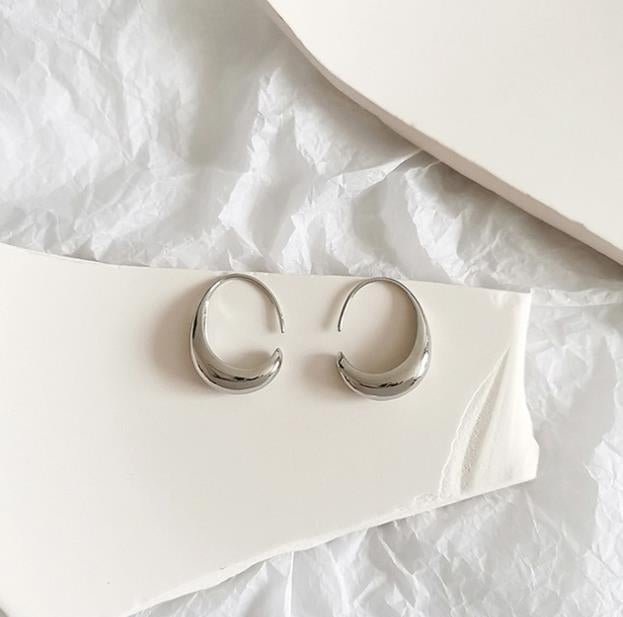 Stylish Luxury Earrings - Celeste-Silver-The Livary