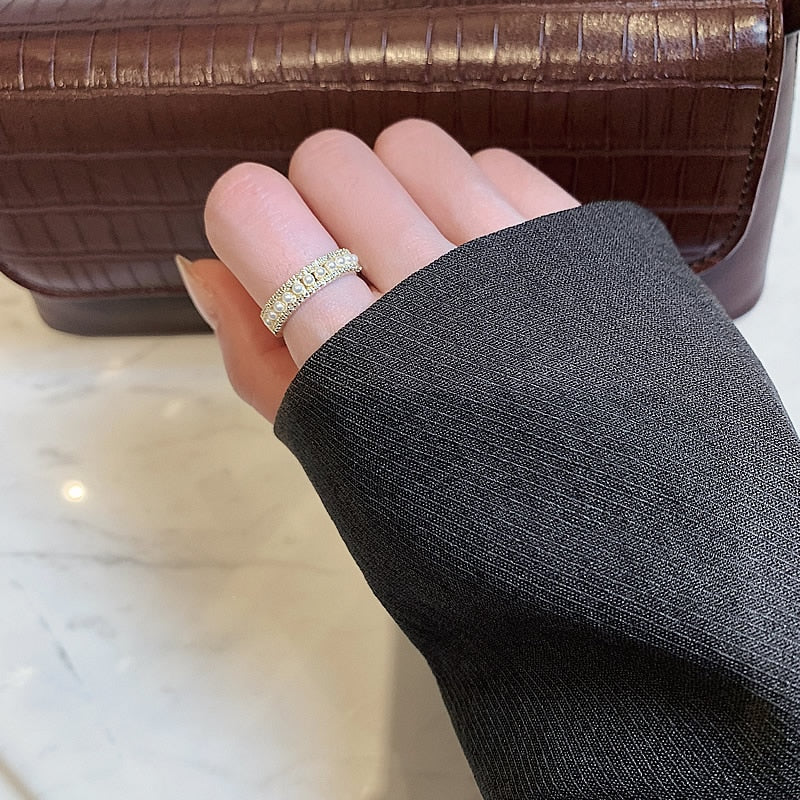 Luxurious Gold Ring with Pearl - Martina-The Livary