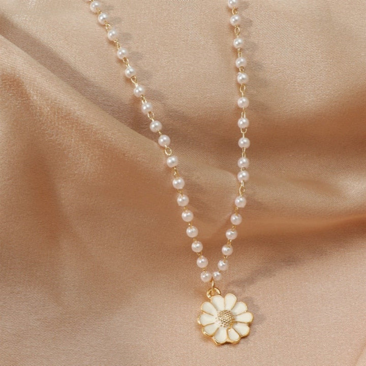 Stylish Pearl Necklace with Daisy Pendant - Flora-The Livary