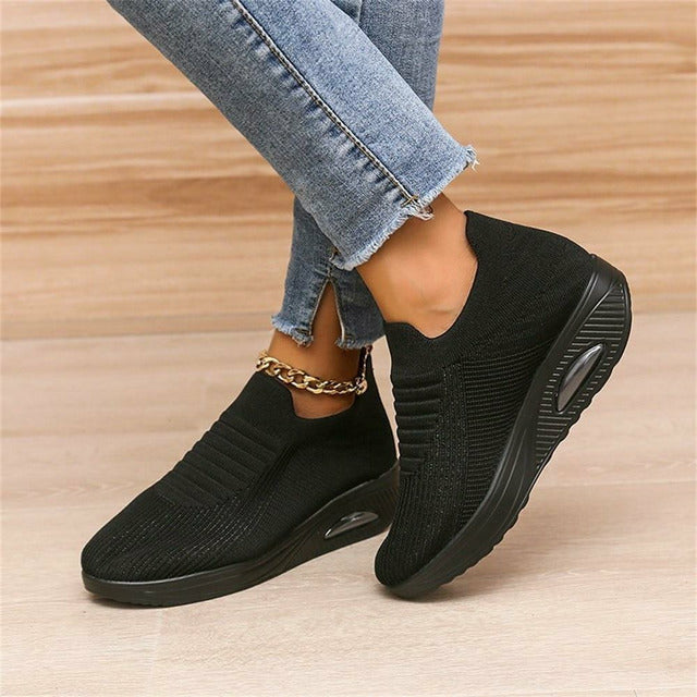 Ergonomic mesh sneakers with air cushioning for women – Alina-Black-3-The Livary
