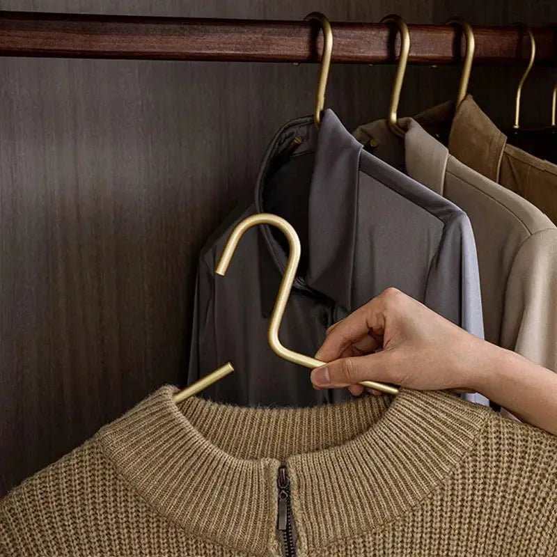 Luxury Anti-Slip Clothes Hangers - Closura-Gold-The Livary
