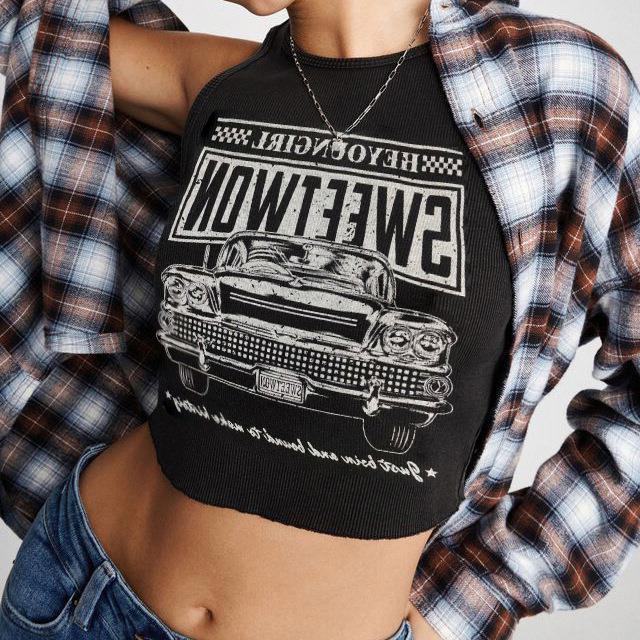 Trendy women's crop top with car print and round neckline – Maila-S-The Livary