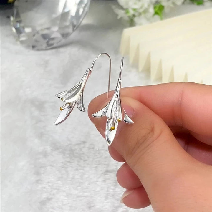 Silver Flower Earrings - Arlena-The Livary